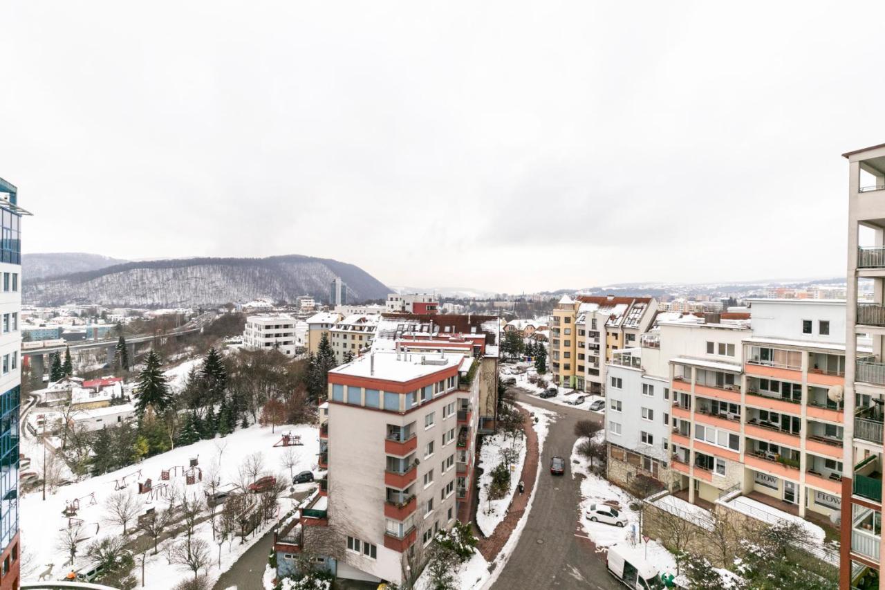 Alure Residences 3 & 24H Self Check-In, Parking In The Garage In The Apartment Building Included, New Building, Terrace, Green Location With A Forest Park With A Lake, Children'S Playground Banska Bystrica Exterior photo