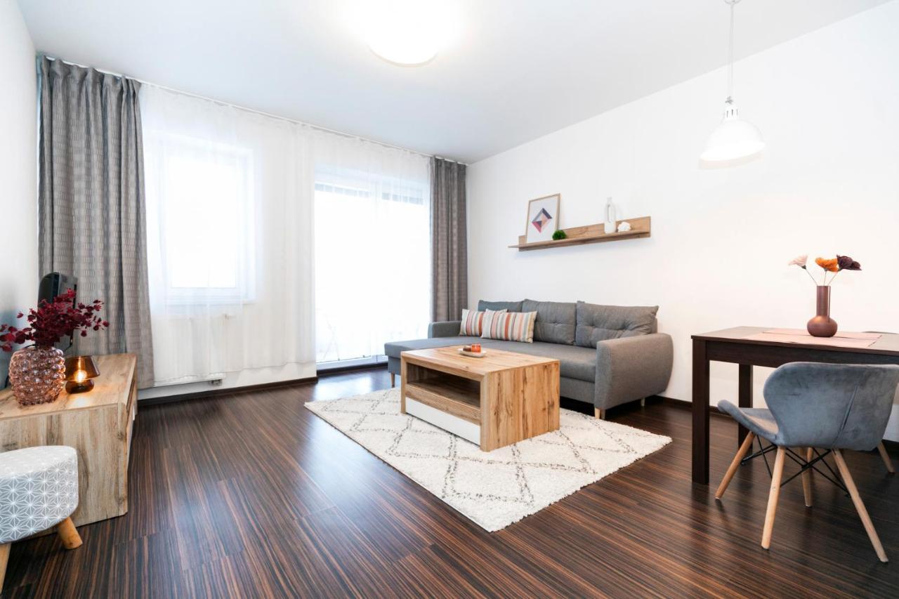 Alure Residences 3 & 24H Self Check-In, Parking In The Garage In The Apartment Building Included, New Building, Terrace, Green Location With A Forest Park With A Lake, Children'S Playground Banska Bystrica Exterior photo