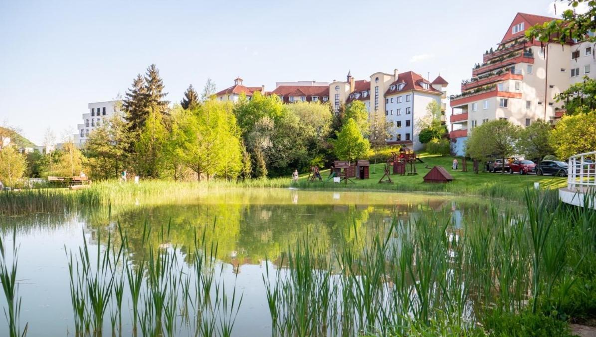 Alure Residences 3 & 24H Self Check-In, Parking In The Garage In The Apartment Building Included, New Building, Terrace, Green Location With A Forest Park With A Lake, Children'S Playground Banska Bystrica Exterior photo